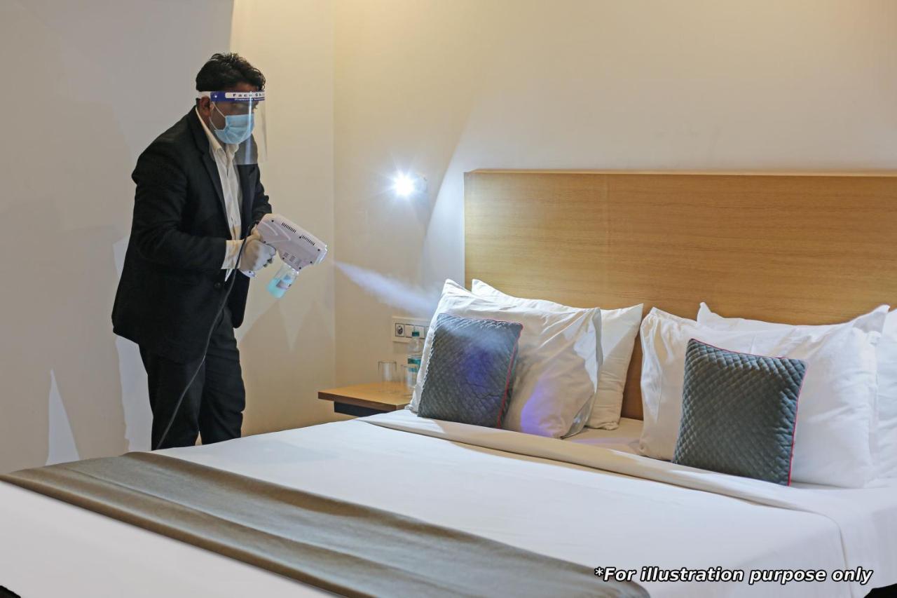 Townhouse Oak Hotel Rama Nászik Kültér fotó