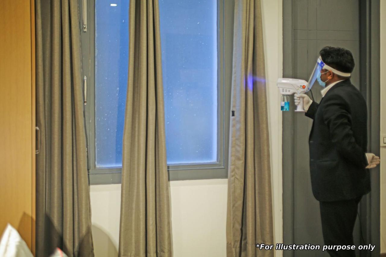 Townhouse Oak Hotel Rama Nászik Kültér fotó