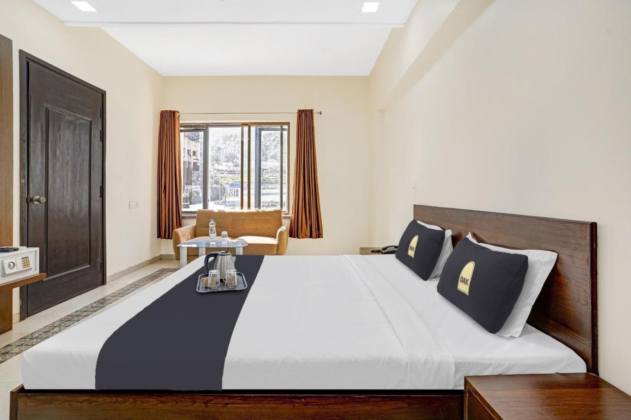 Townhouse Oak Hotel Rama Nászik Kültér fotó